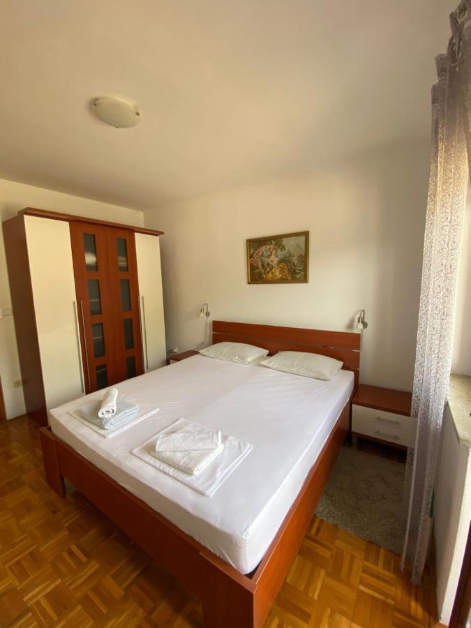 רובנסקה Apartments Irina מראה חיצוני תמונה